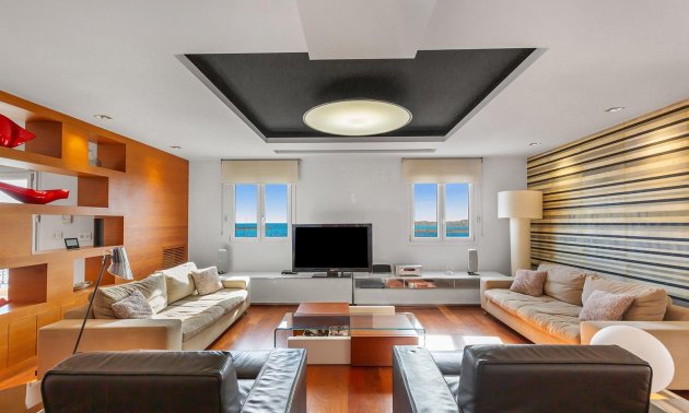 Resale - Apartment / flat -
Torrevieja - Paseo maritimo