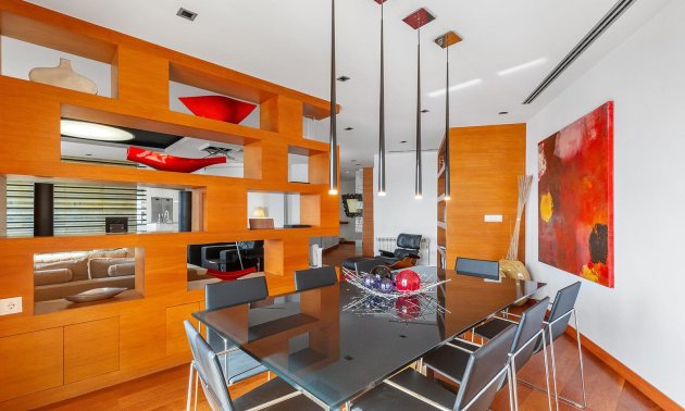 Resale - Apartment / flat -
Torrevieja - Paseo maritimo