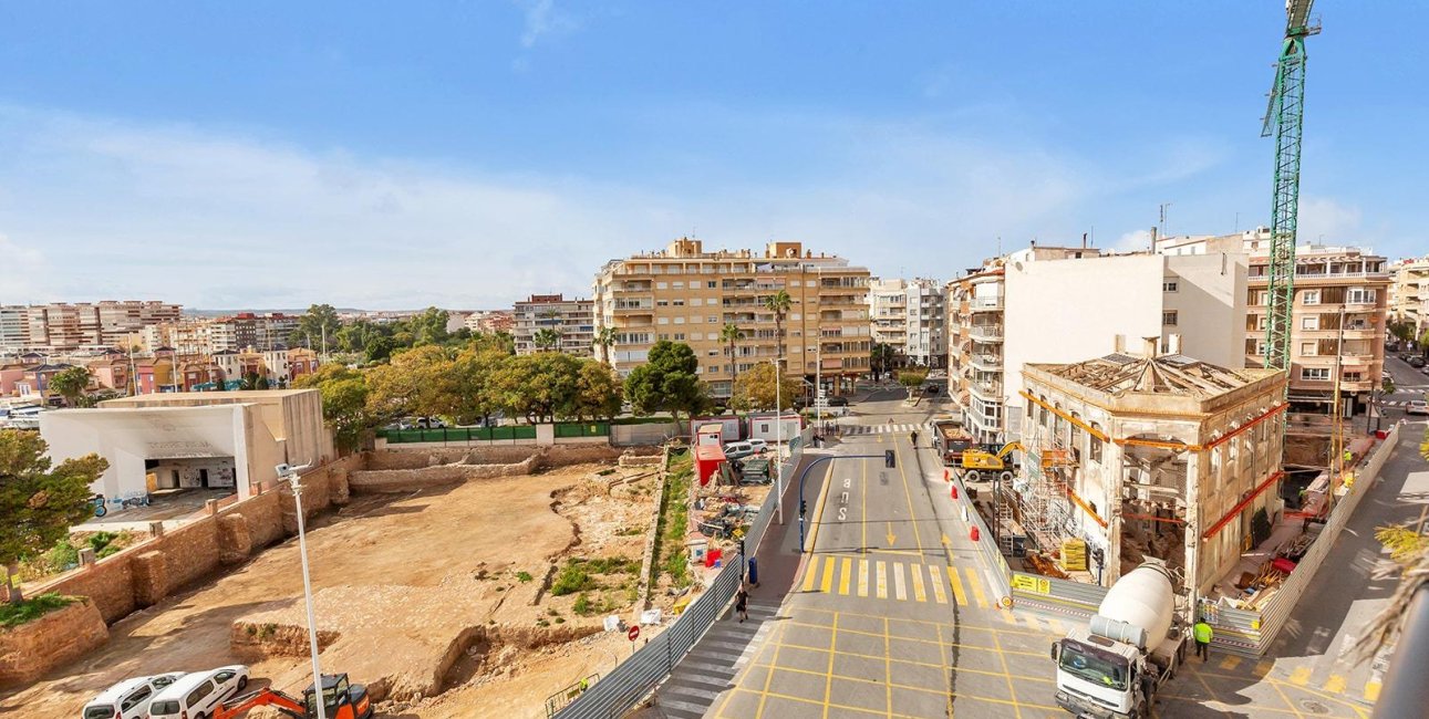 Resale - Apartment / flat -
Torrevieja - Paseo maritimo