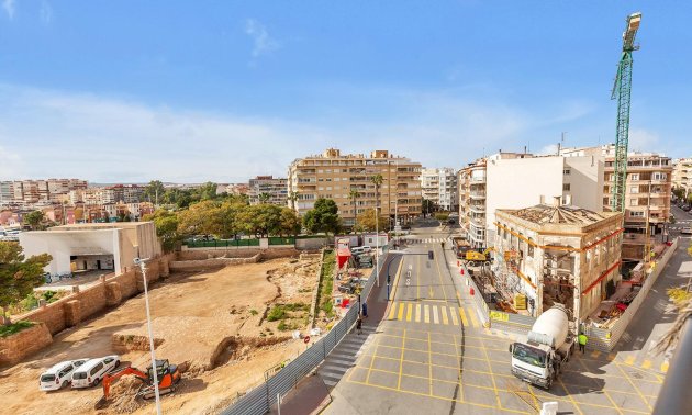 Resale - Apartment / flat -
Torrevieja - Paseo maritimo