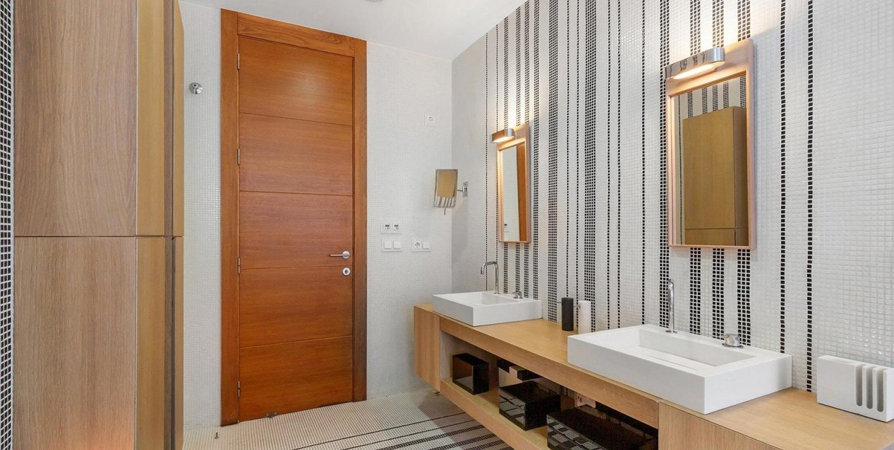 Resale - Apartment / flat -
Torrevieja - Paseo maritimo