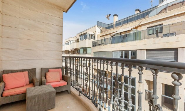 Resale - Apartment / flat -
Torrevieja - Paseo maritimo