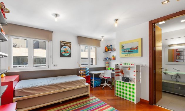 Resale - Apartment / flat -
Torrevieja - Paseo maritimo