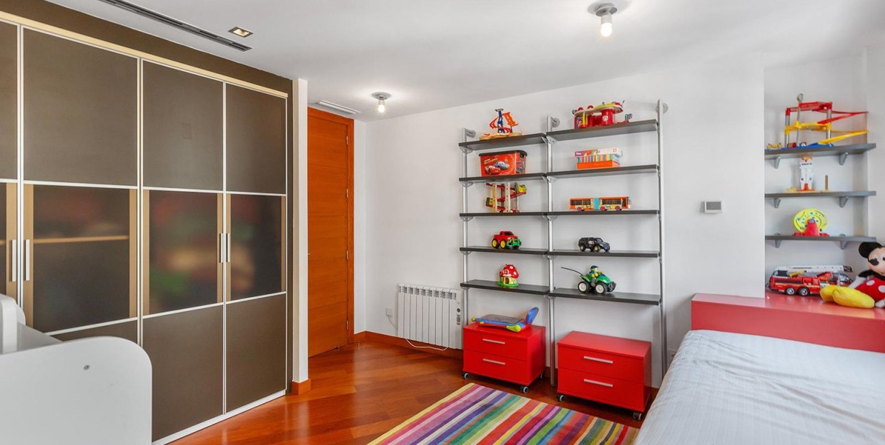 Resale - Apartment / flat -
Torrevieja - Paseo maritimo