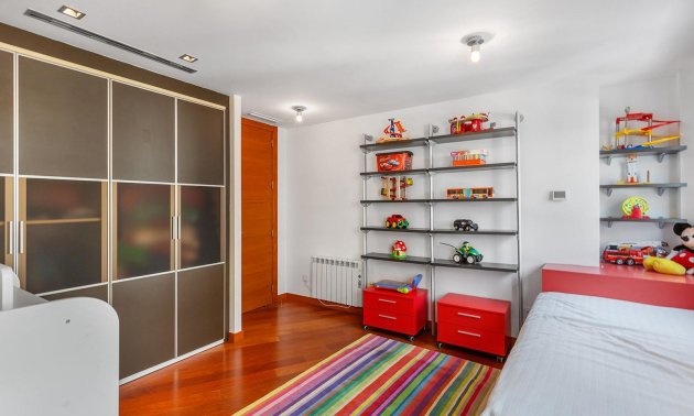 Resale - Apartment / flat -
Torrevieja - Paseo maritimo