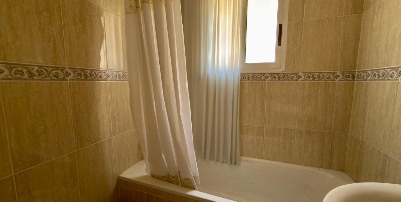 Rynek wtórny - Mieszkanie  -
Torrevieja - Playa de los Locos