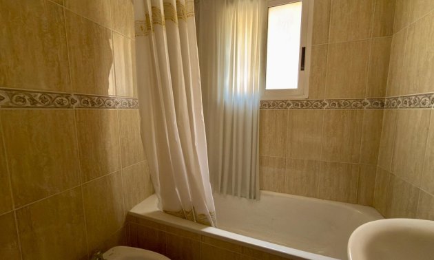 Rynek wtórny - Mieszkanie  -
Torrevieja - Playa de los Locos