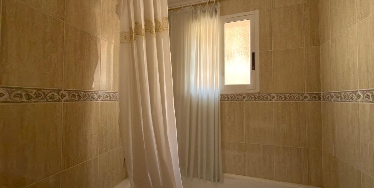 Rynek wtórny - Mieszkanie  -
Torrevieja - Playa de los Locos