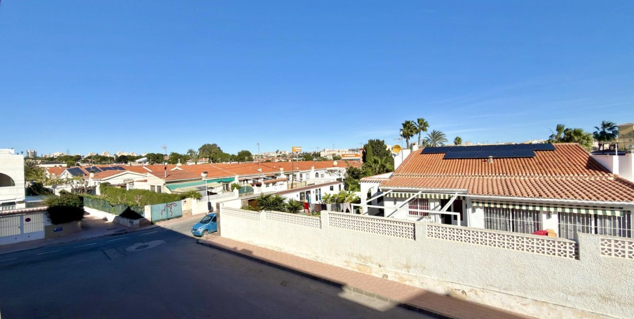 Rynek wtórny - Mieszkanie  -
Torrevieja - Playa de los Locos