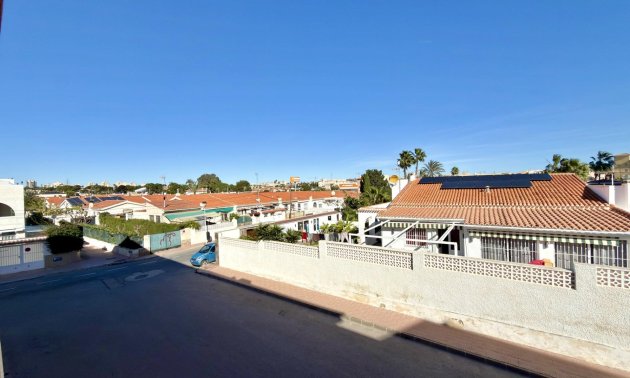 Rynek wtórny - Mieszkanie  -
Torrevieja - Playa de los Locos