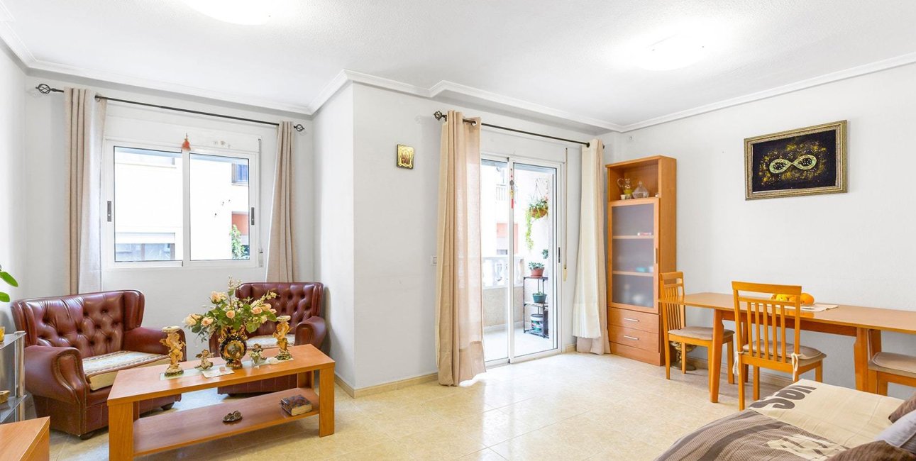 Resale - Apartment / flat -
Torrevieja - Centro