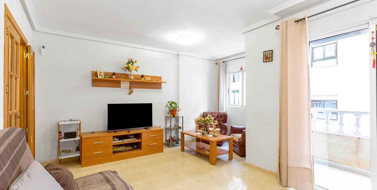 Resale - Apartment / flat -
Torrevieja - Centro