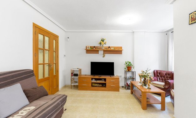 Resale - Apartment / flat -
Torrevieja - Centro