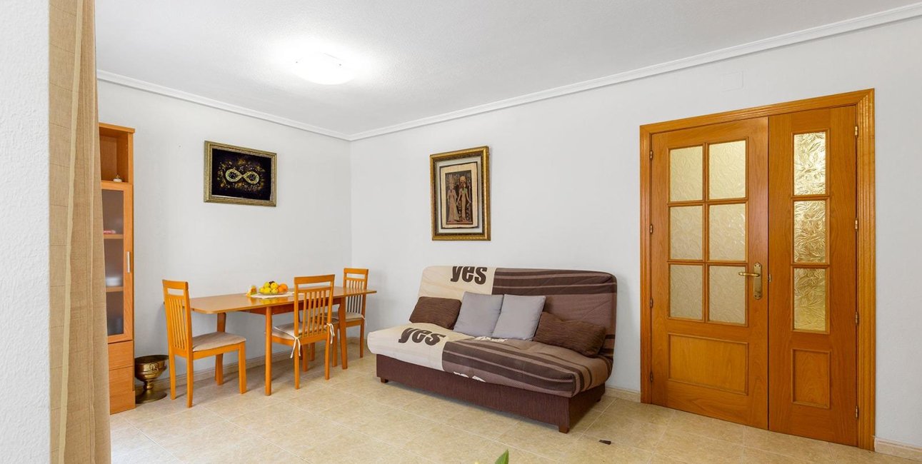 Resale - Apartment / flat -
Torrevieja - Centro