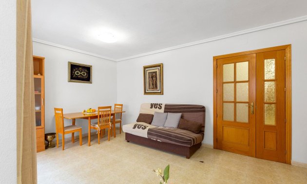 Resale - Apartment / flat -
Torrevieja - Centro