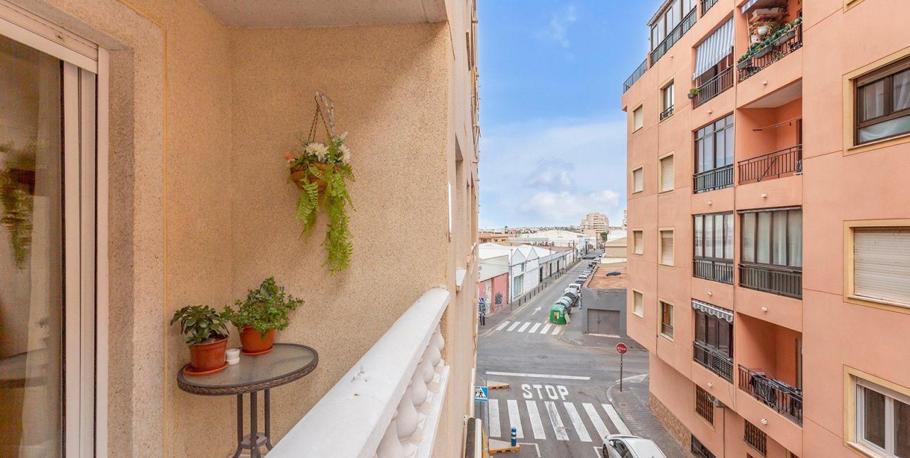 Resale - Apartment / flat -
Torrevieja - Centro