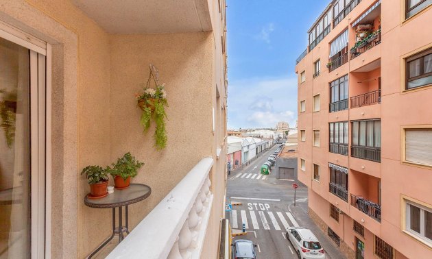 Resale - Apartment / flat -
Torrevieja - Centro