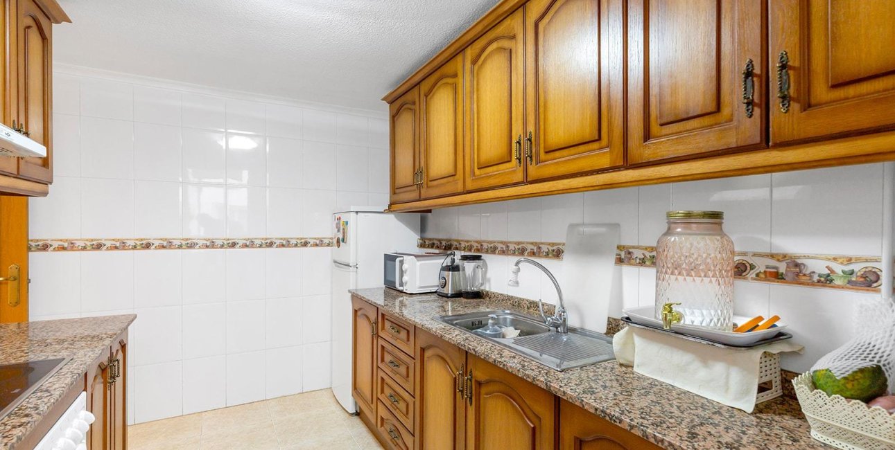 Resale - Apartment / flat -
Torrevieja - Centro