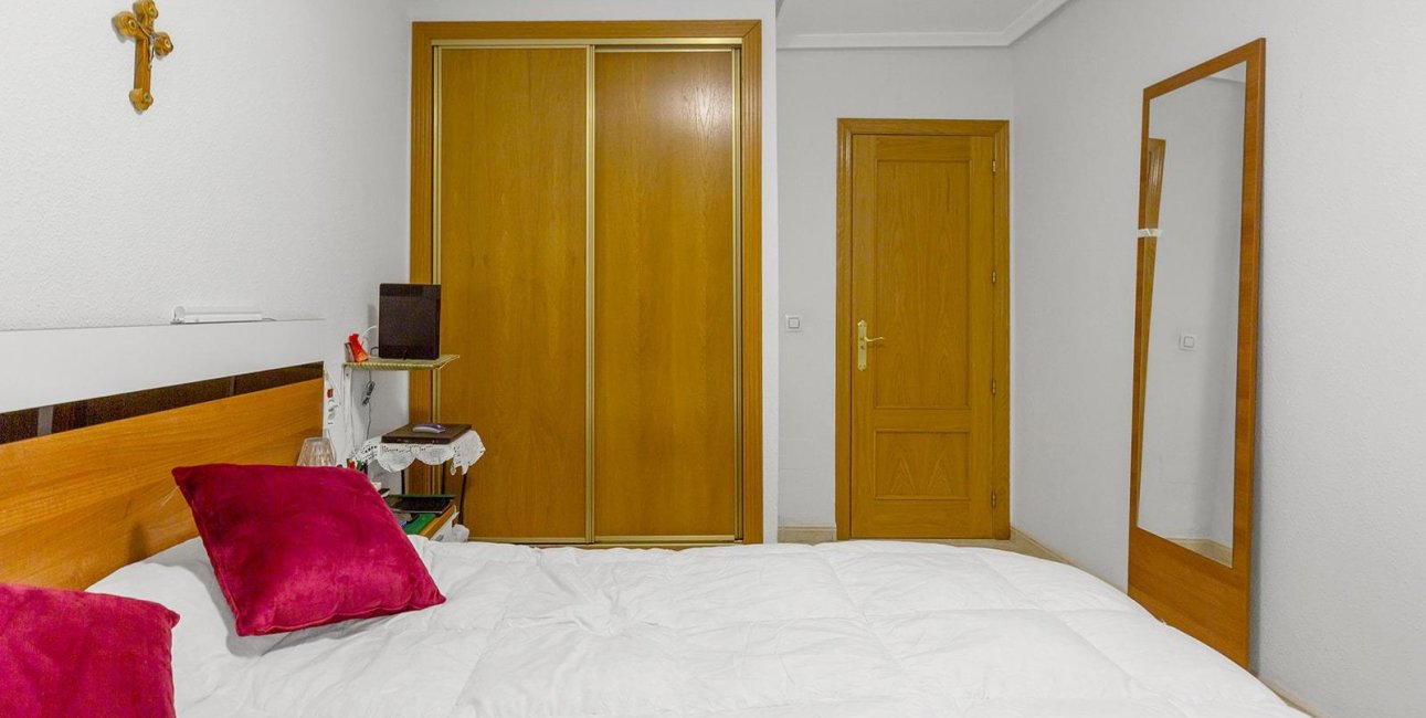 Resale - Apartment / flat -
Torrevieja - Centro