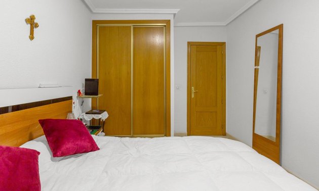 Resale - Apartment / flat -
Torrevieja - Centro