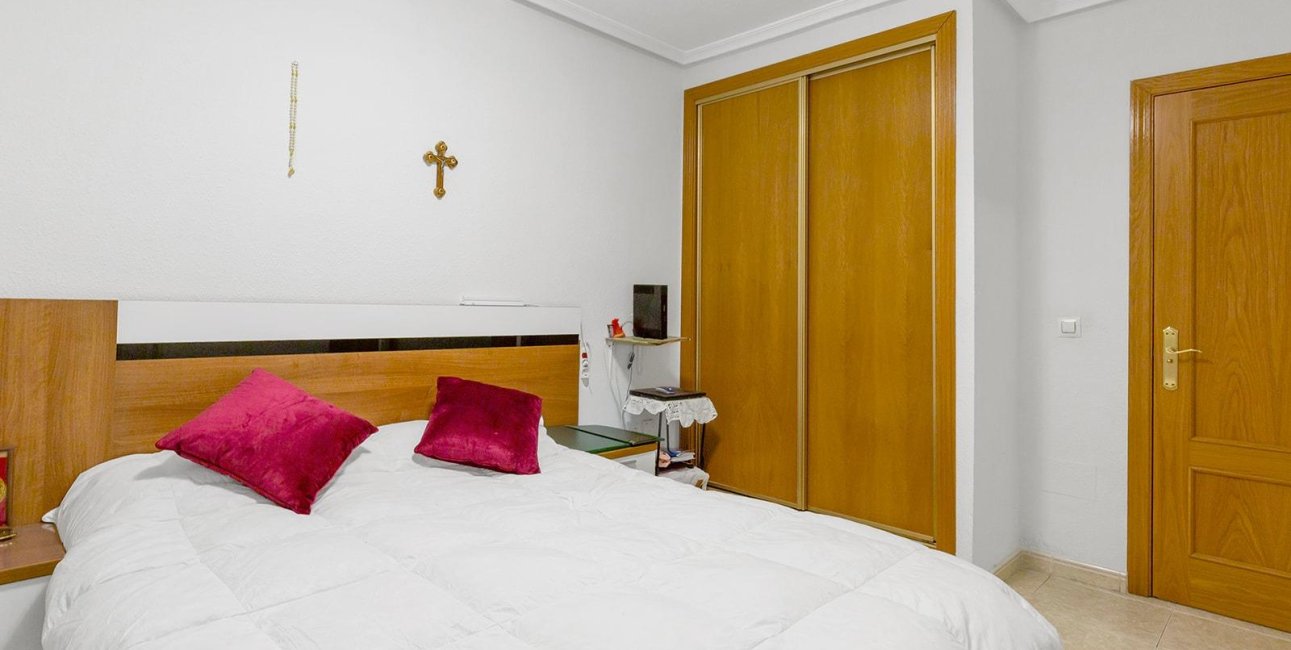 Resale - Apartment / flat -
Torrevieja - Centro