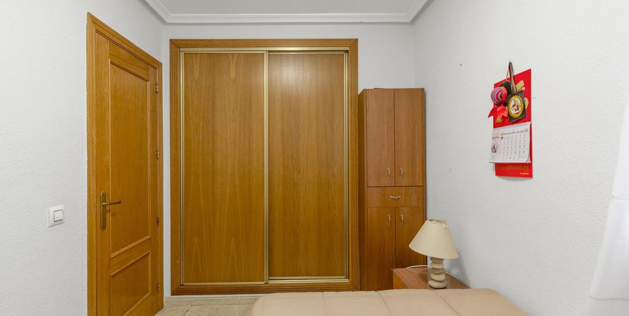 Resale - Apartment / flat -
Torrevieja - Centro