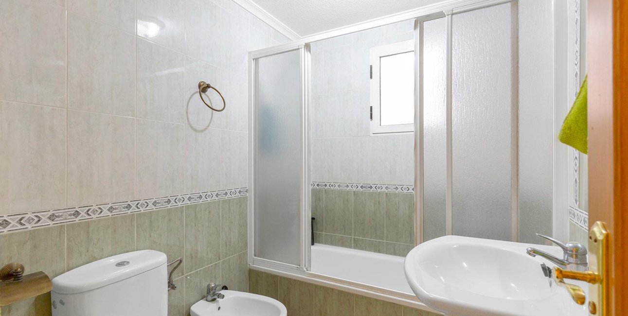 Resale - Apartment / flat -
Torrevieja - Centro