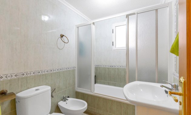 Resale - Apartment / flat -
Torrevieja - Centro