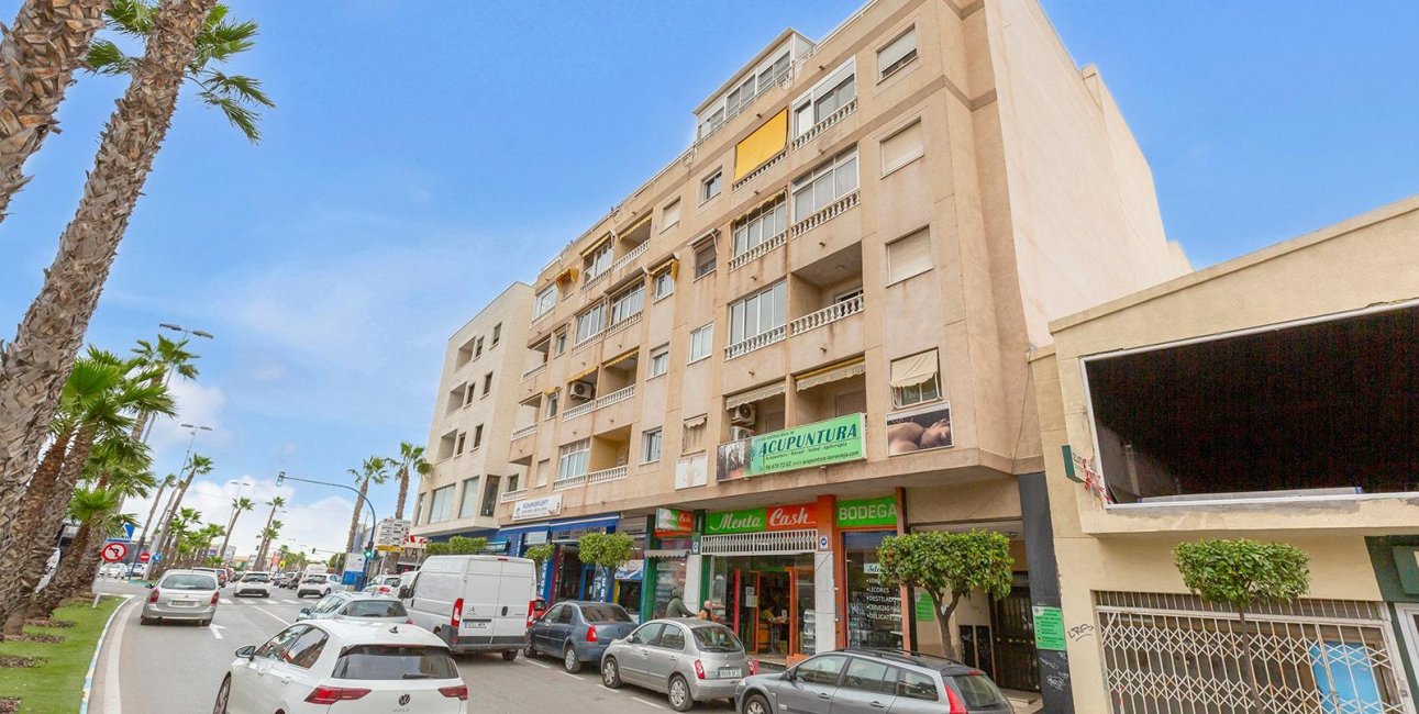 Resale - Apartment / flat -
Torrevieja - Centro