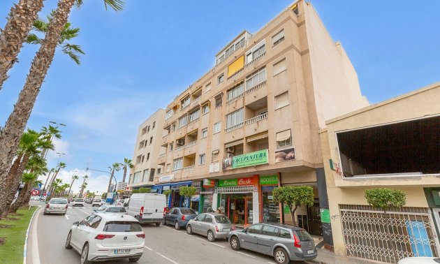 Resale - Apartment / flat -
Torrevieja - Centro
