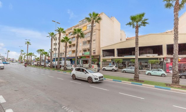 Resale - Apartment / flat -
Torrevieja - Centro
