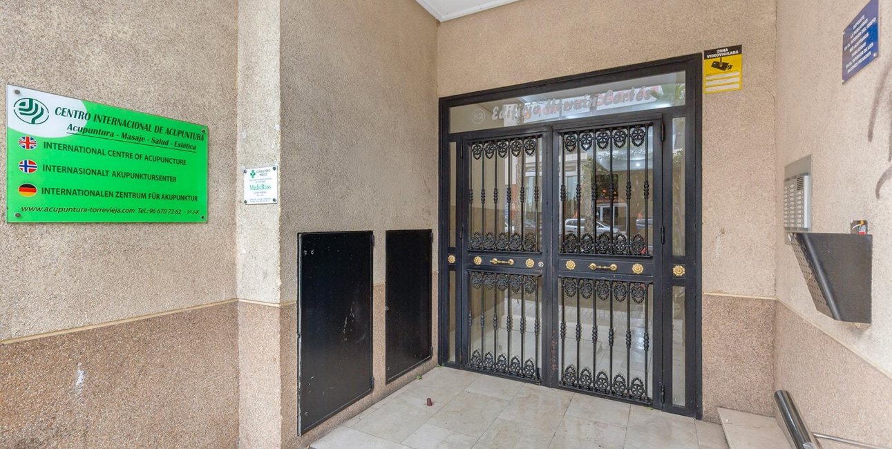 Resale - Apartment / flat -
Torrevieja - Centro