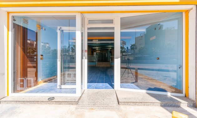 Resale - Commercial -
Orihuela Costa - La Regia