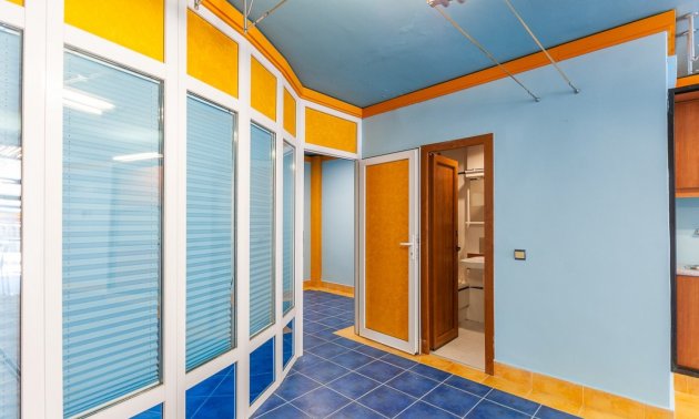 Resale - Commercial -
Orihuela Costa - La Regia