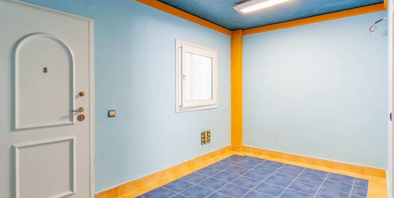 Resale - Commercial -
Orihuela Costa - La Regia