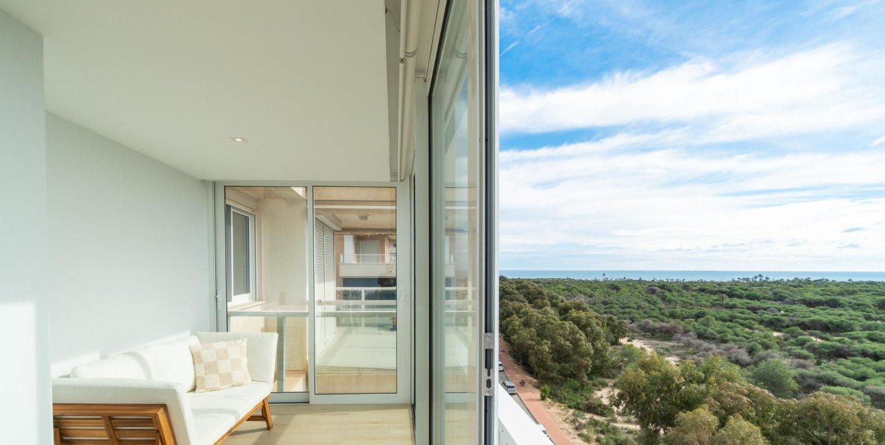 Resale - Apartment / flat -
Guardamar del Segura - Puerto Deportivo