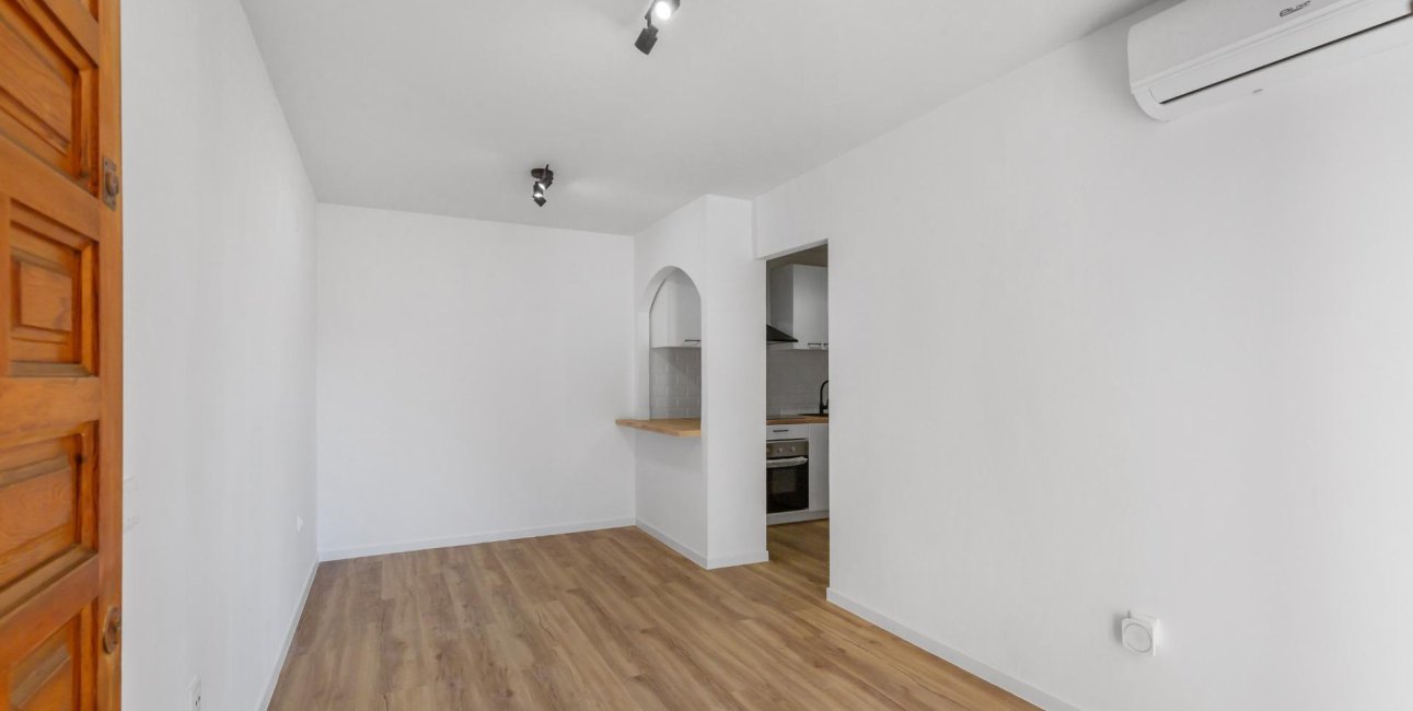 Resale - Apartment / flat -
Torrevieja - Torreblanca