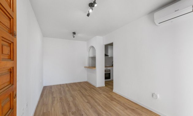 Resale - Apartment / flat -
Torrevieja - Torreblanca