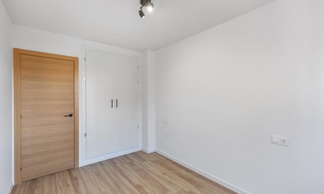 Resale - Apartment / flat -
Torrevieja - Torreblanca