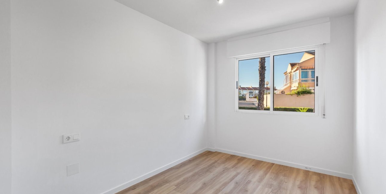 Resale - Apartment / flat -
Torrevieja - Torreblanca