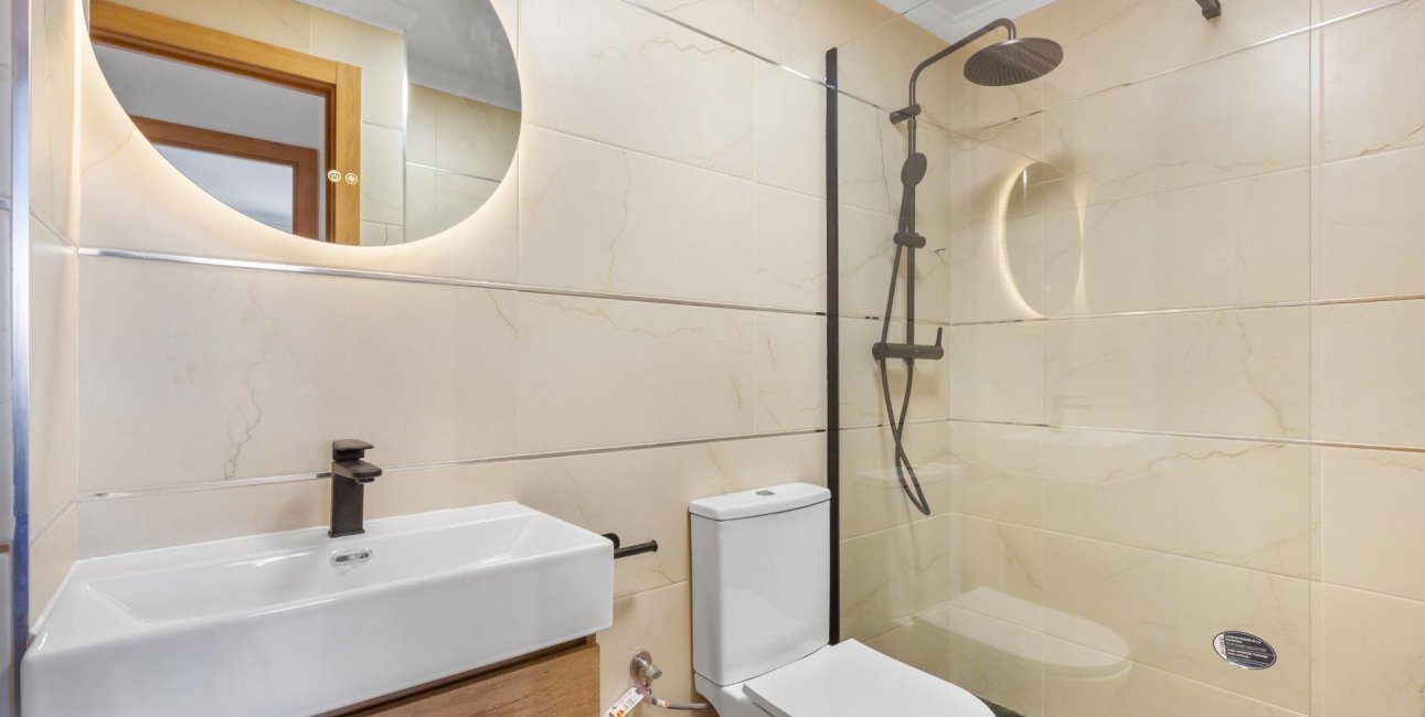 Resale - Apartment / flat -
Torrevieja - Torreblanca