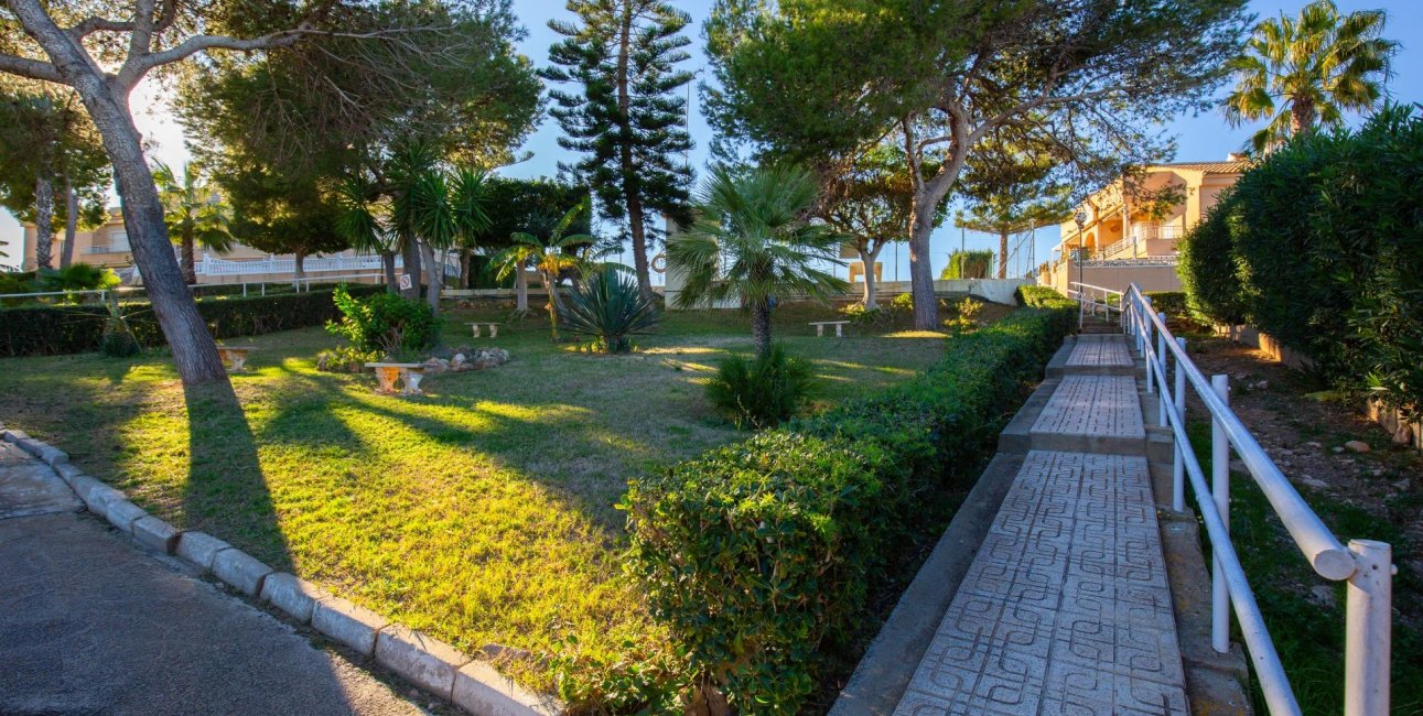 Resale - Apartment / flat -
Torrevieja - Torreblanca