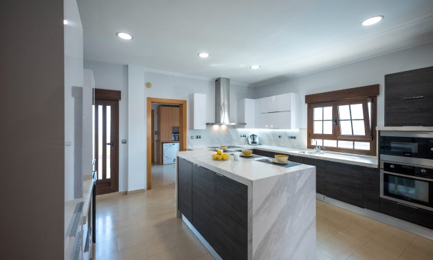 Resale - Villa -
Jerónimo y Avileses - Jerónimo y Avileses - Town