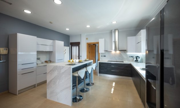 Resale - Villa -
Jerónimo y Avileses - Jerónimo y Avileses - Town