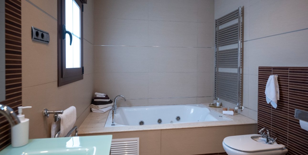 Resale - Villa -
Jerónimo y Avileses - Jerónimo y Avileses - Town