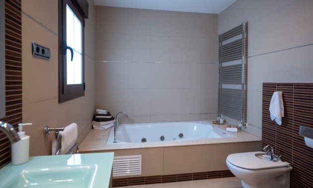 Resale - Villa -
Jerónimo y Avileses - Jerónimo y Avileses - Town