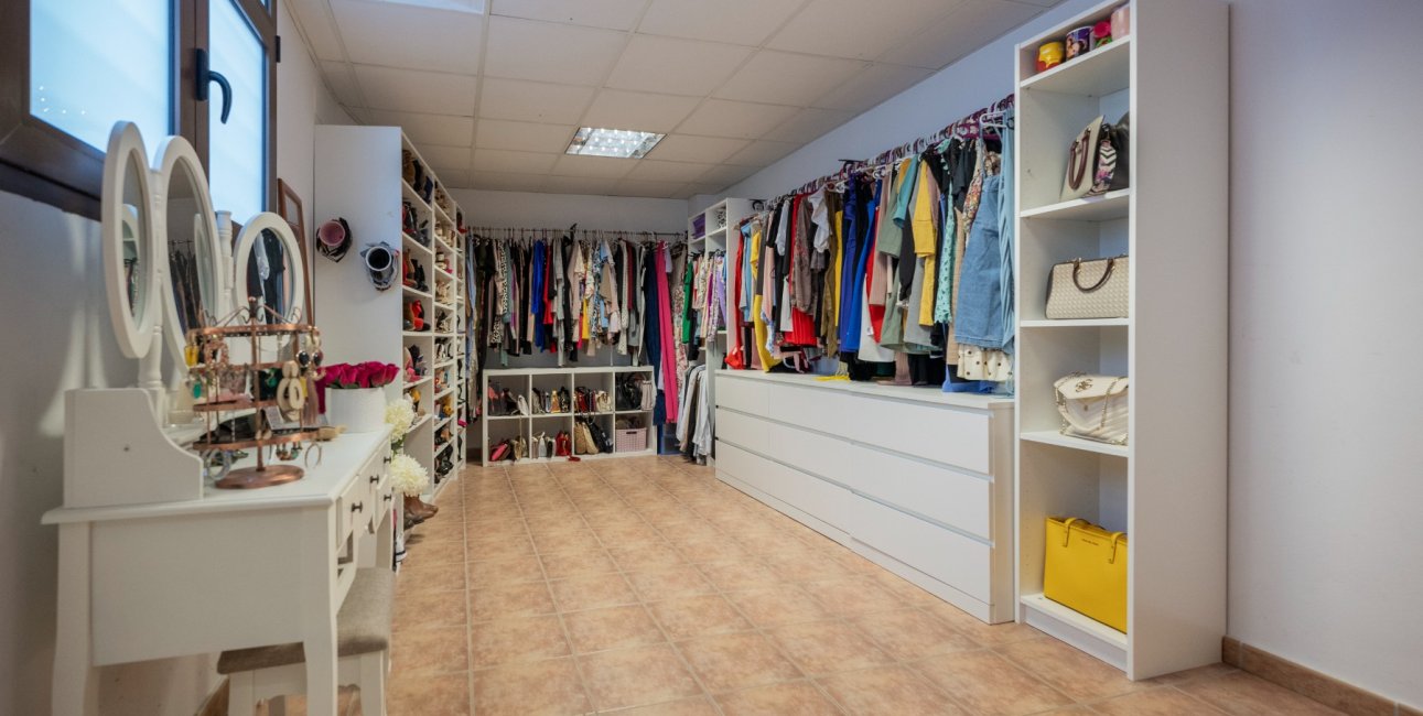 Resale - Villa -
Jerónimo y Avileses - Jerónimo y Avileses - Town