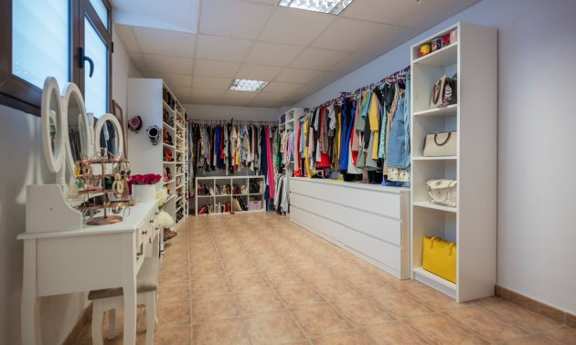 Resale - Villa -
Jerónimo y Avileses - Jerónimo y Avileses - Town