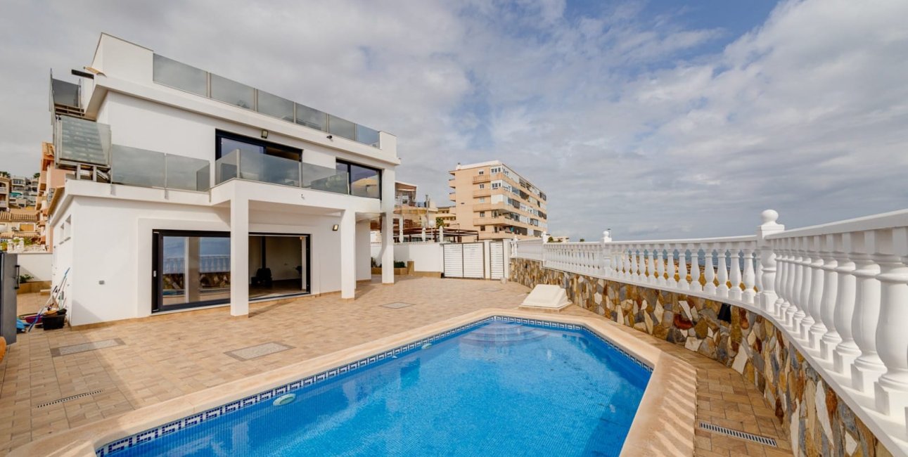 Rynek wtórny - Willa -
La Mata - La Mata - Town