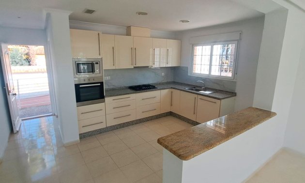 Resale - Country House -
Catral - Catral - Country